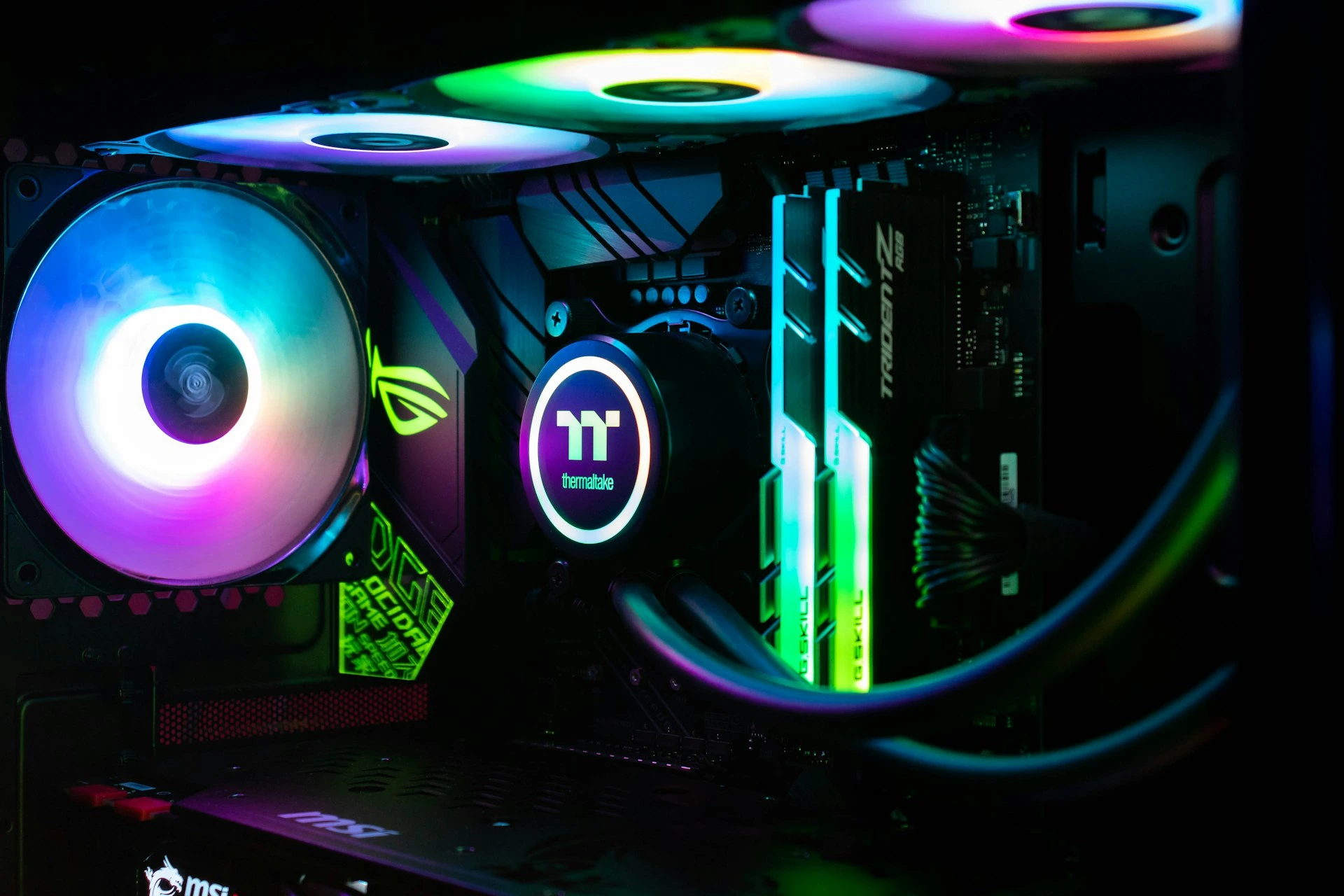 Gaming PC mit AIO Kühler und aRGB