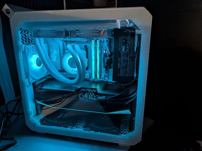 CoolerMaster qube 500 gaming PC RGB Blau