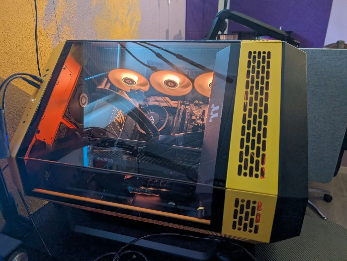 Thermaltake The Tower 600 gaming PC RGB Blumblebee 1440p Ryzen 9800X3D Power Color Red Devil 9070XT