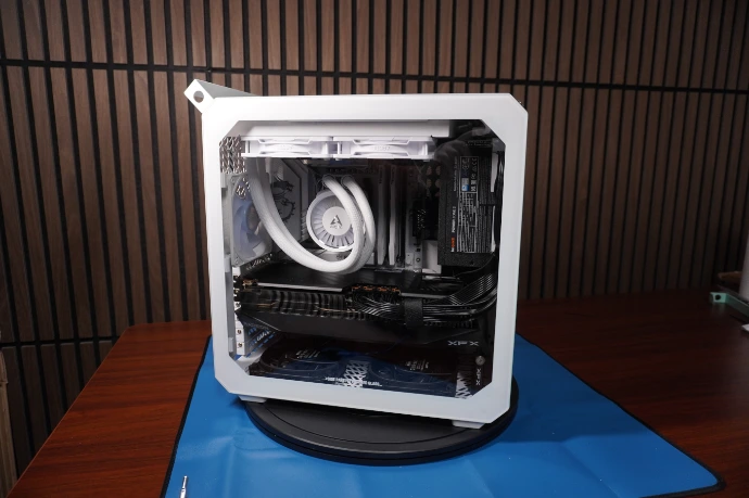 CoolerMaster qube 500 gaming PC 1440p Ryzen 9800X3D XFX 9070XT Mercury